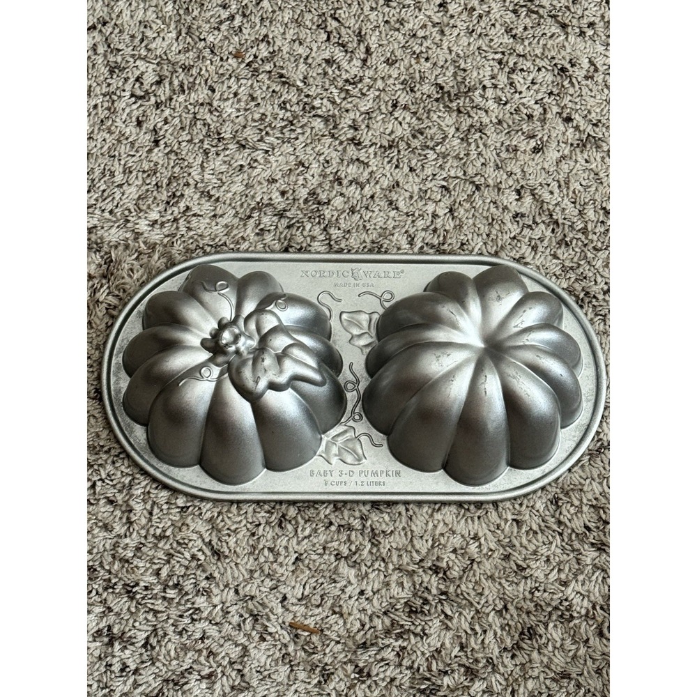 Nordic Ware Baby 3-D Pumpkin Mold Bundt Cake‎ Pan 5 Cup #2